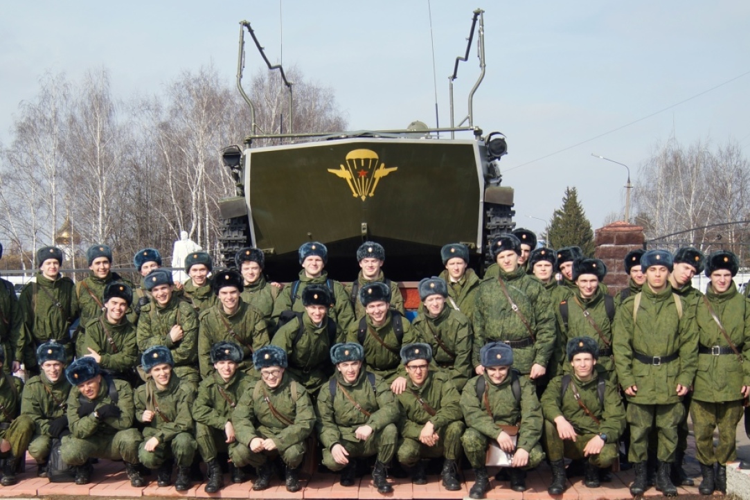 Знакомство с воздушно-десантной службой