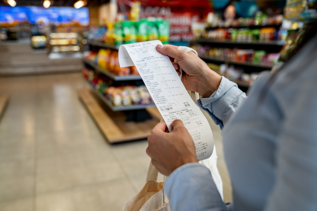 How the Brain Responds to Prices: Scientists Discover Neural Marker for Price Perception Illustration for news: How the Brain Responds to Prices: Scientists Discover Neural Marker for Price Perception