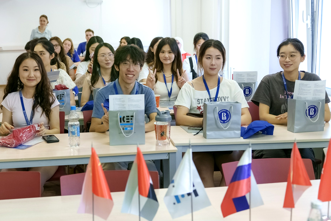 Illustration for news: Economics Without Borders: ICEF HSE First International Summer School Brings Partner Universities to Moscow